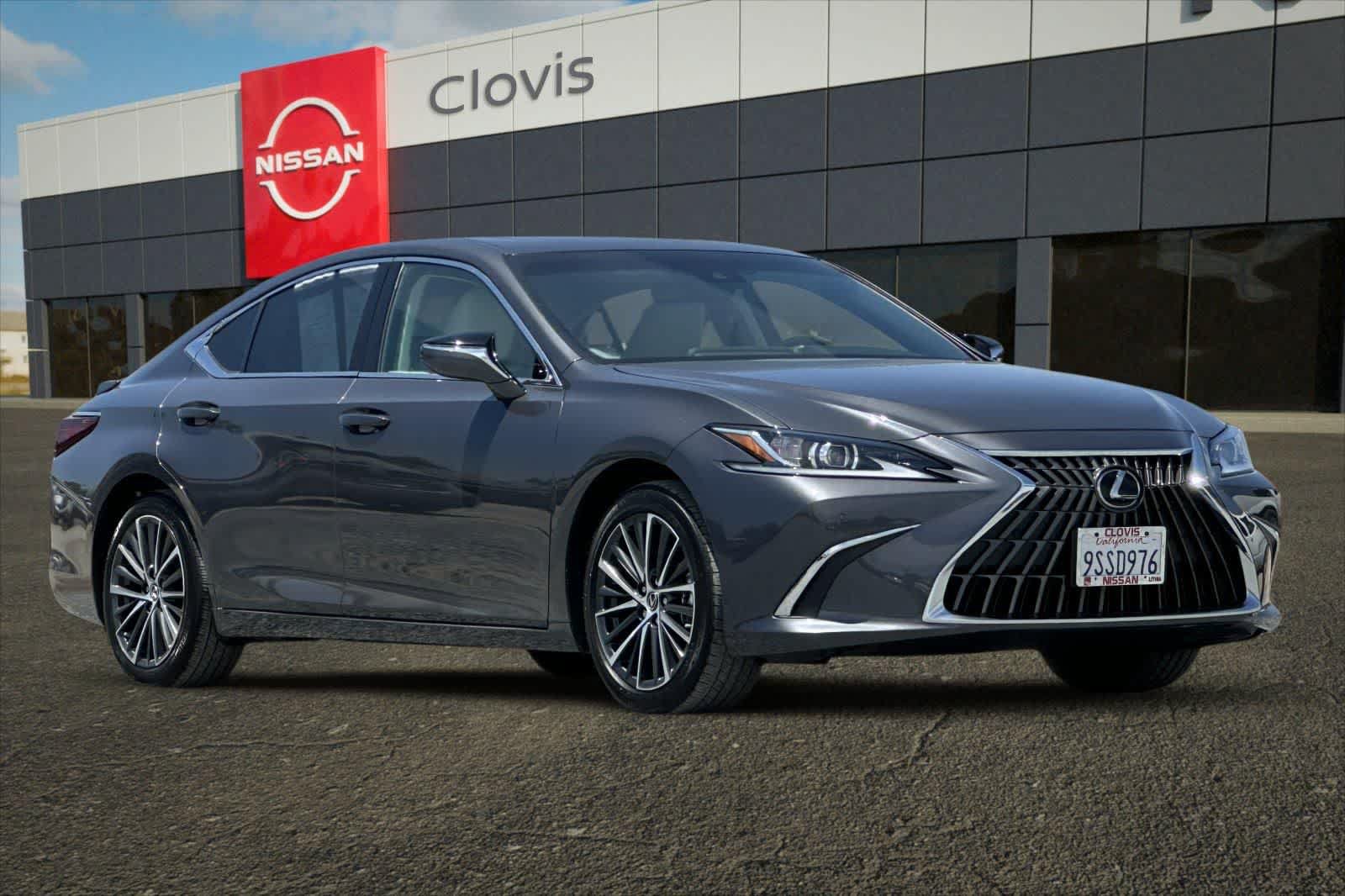 Used 2025 Lexus ES 300h w/ Premium Package FWD image 10