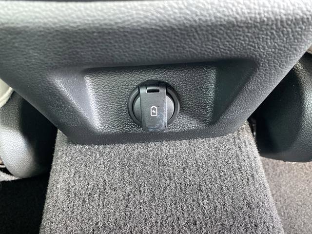 Used 2023 Genesis G70 3.3T w/ Sport Prestige Package image 39