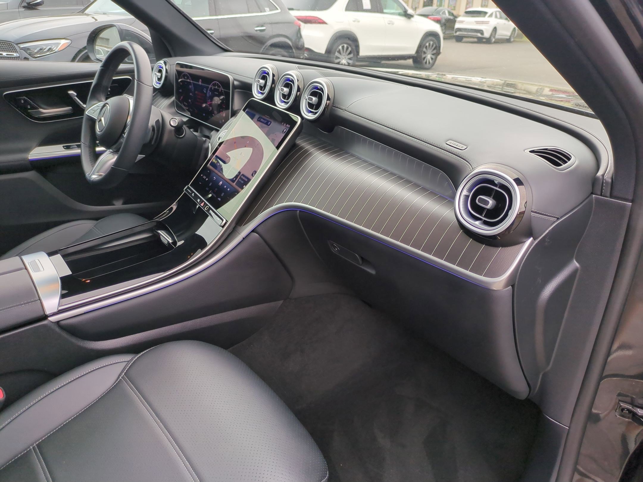 Certified 2025 Mercedes-Benz GLC 300 4MATIC image 37