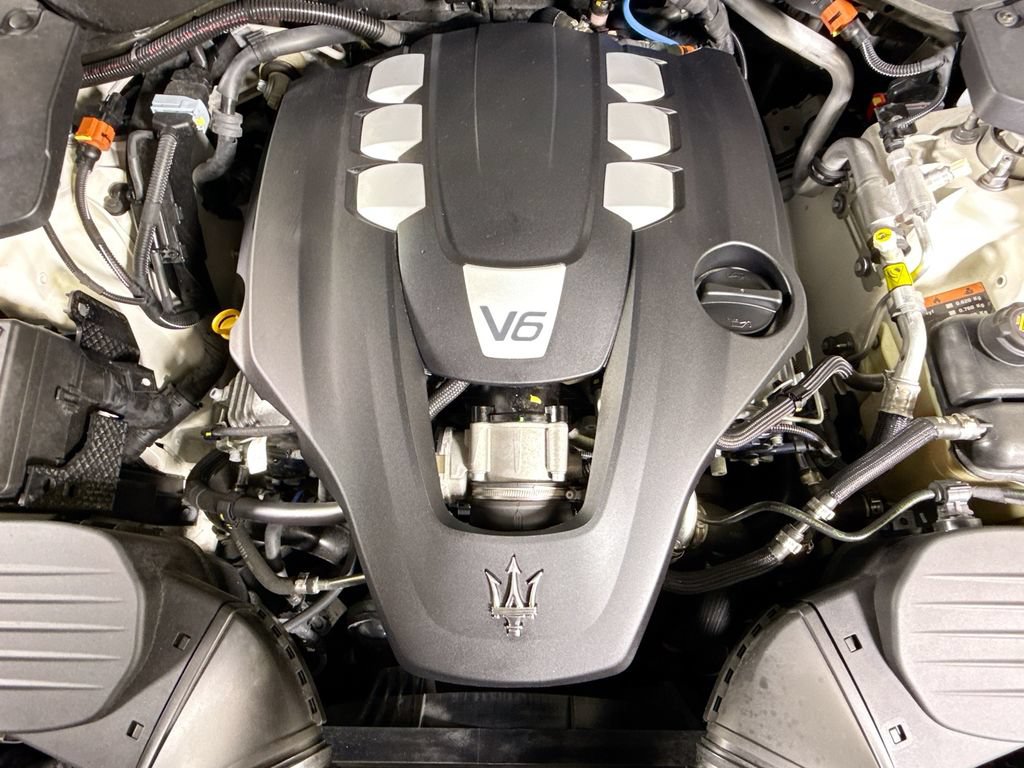 Used 2024 Maserati Levante GT Ultima AWD/4WD image 24