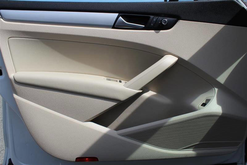 Used 2012 Volkswagen Passat 2.5 SE image 12