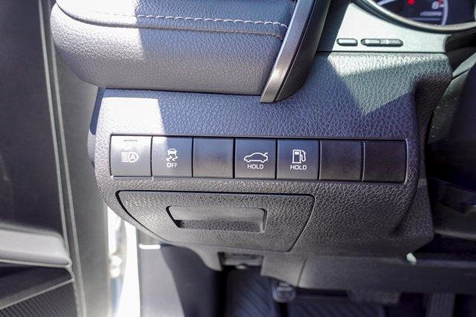 Used 2022 Toyota Camry SE FWD image 13