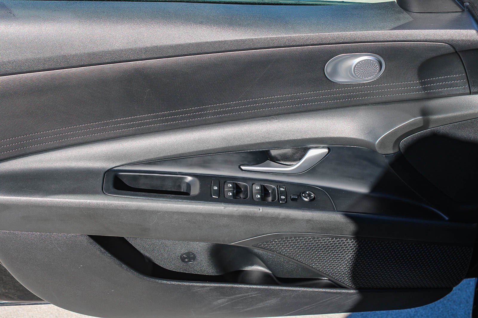 Used 2023 Hyundai Elantra Blue image 21