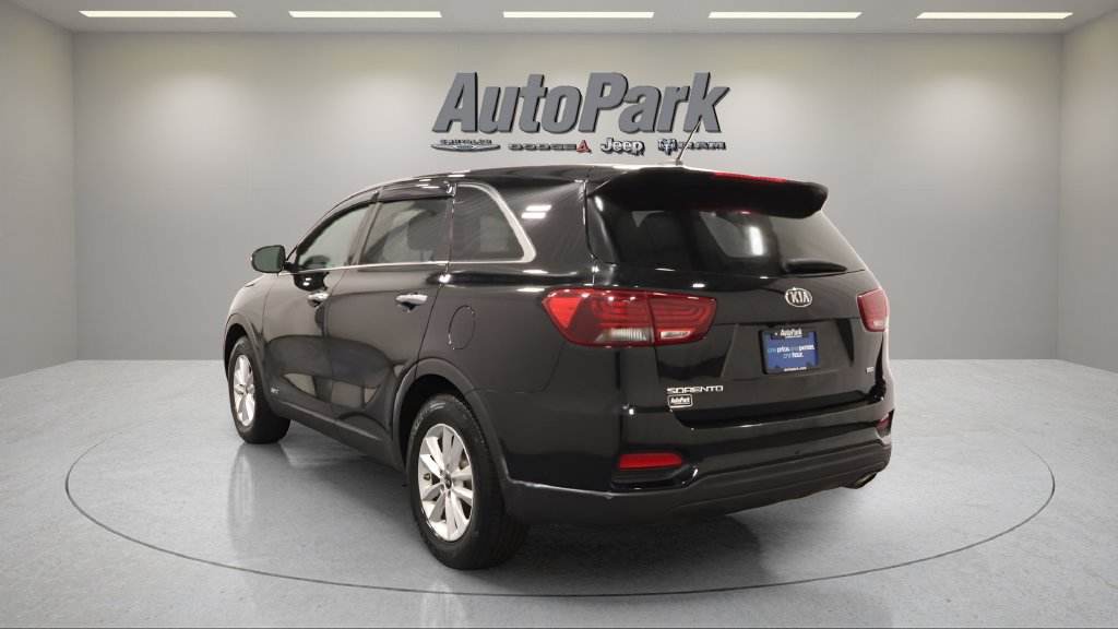 Used 2019 Kia Sorento AWD image 4