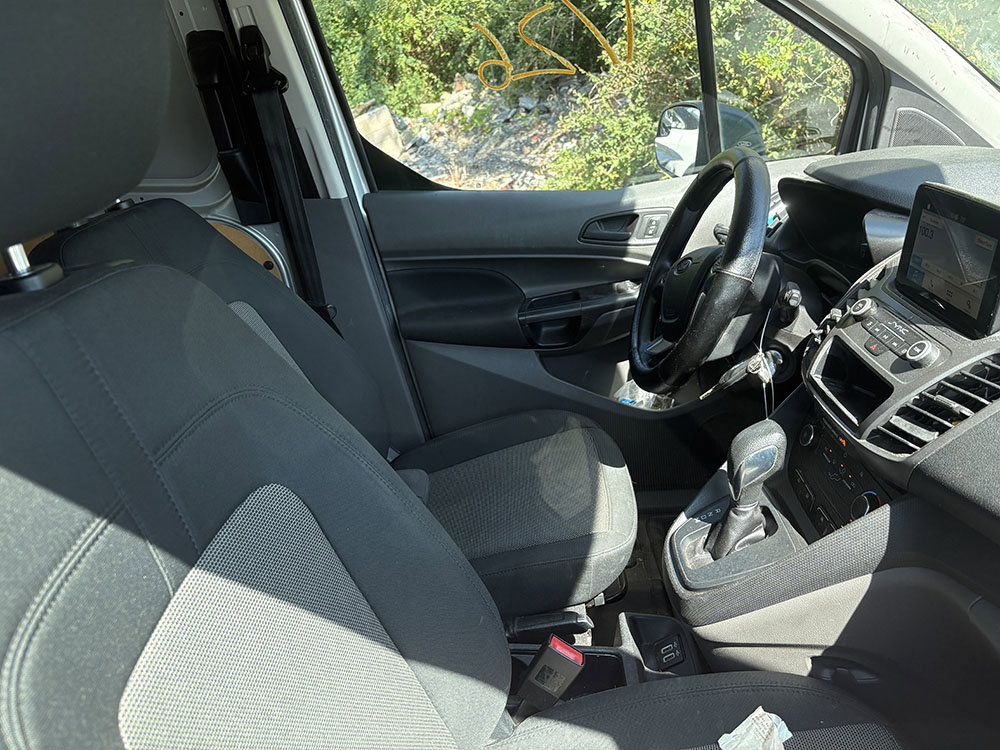 Used 2020 Ford Transit Connect XL image 5