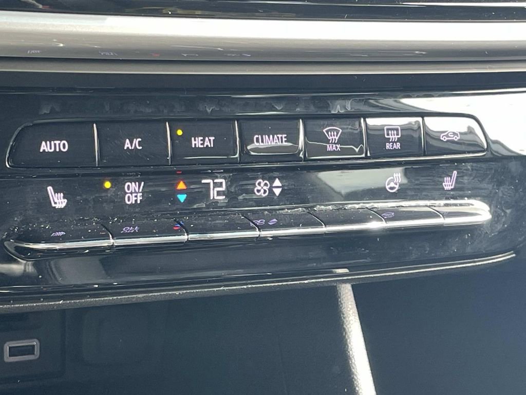 Used 2023 Chevrolet Bolt LT w/ Infotainment Package image 20