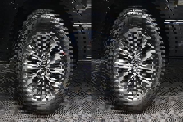 Used 2015 Lincoln Navigator 2WD image 6