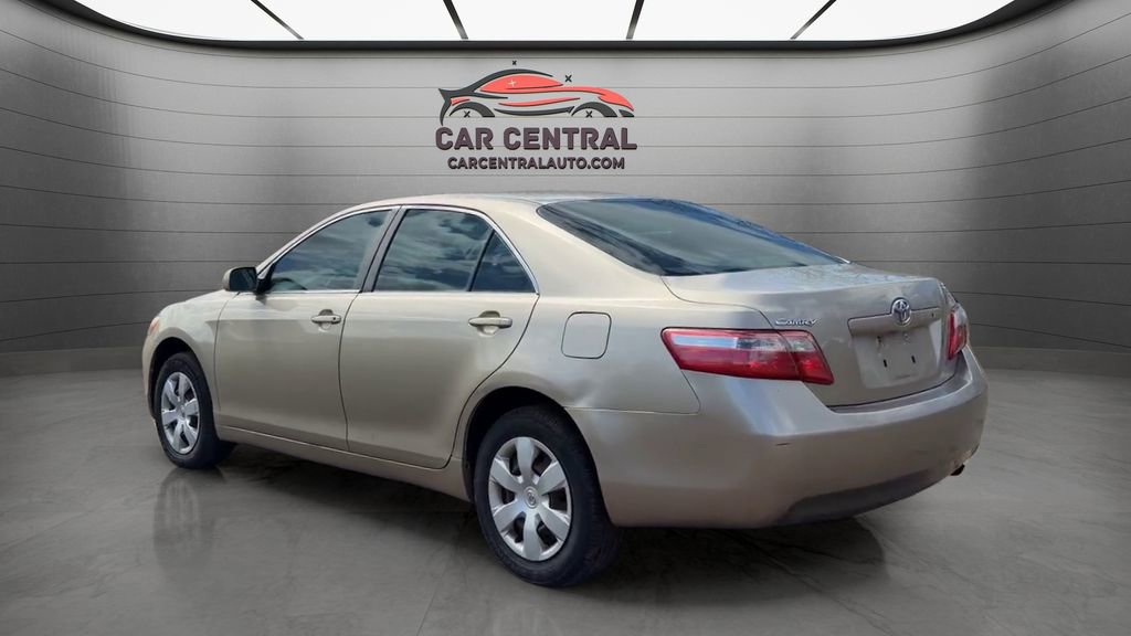 Used 2009 Toyota Camry CE FWD image 3