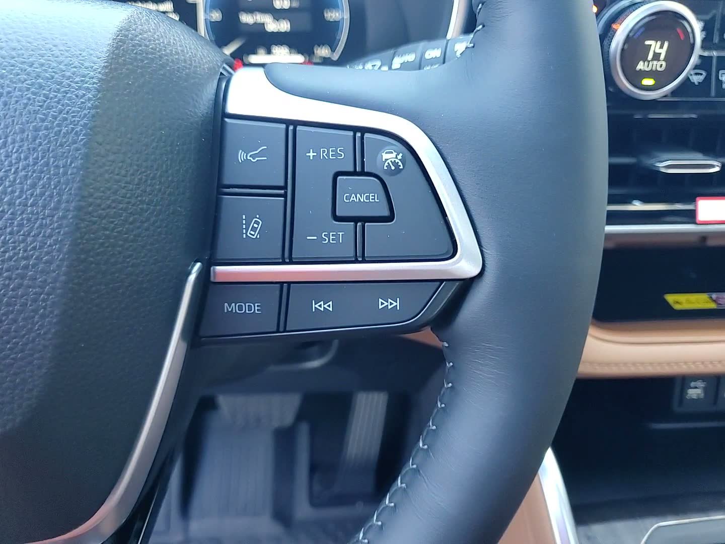 New 2026 Toyota Highlander Platinum image 16