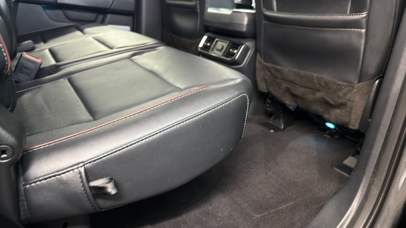 Used 2023 Ford F150 Lariat AWD/4WD image 26