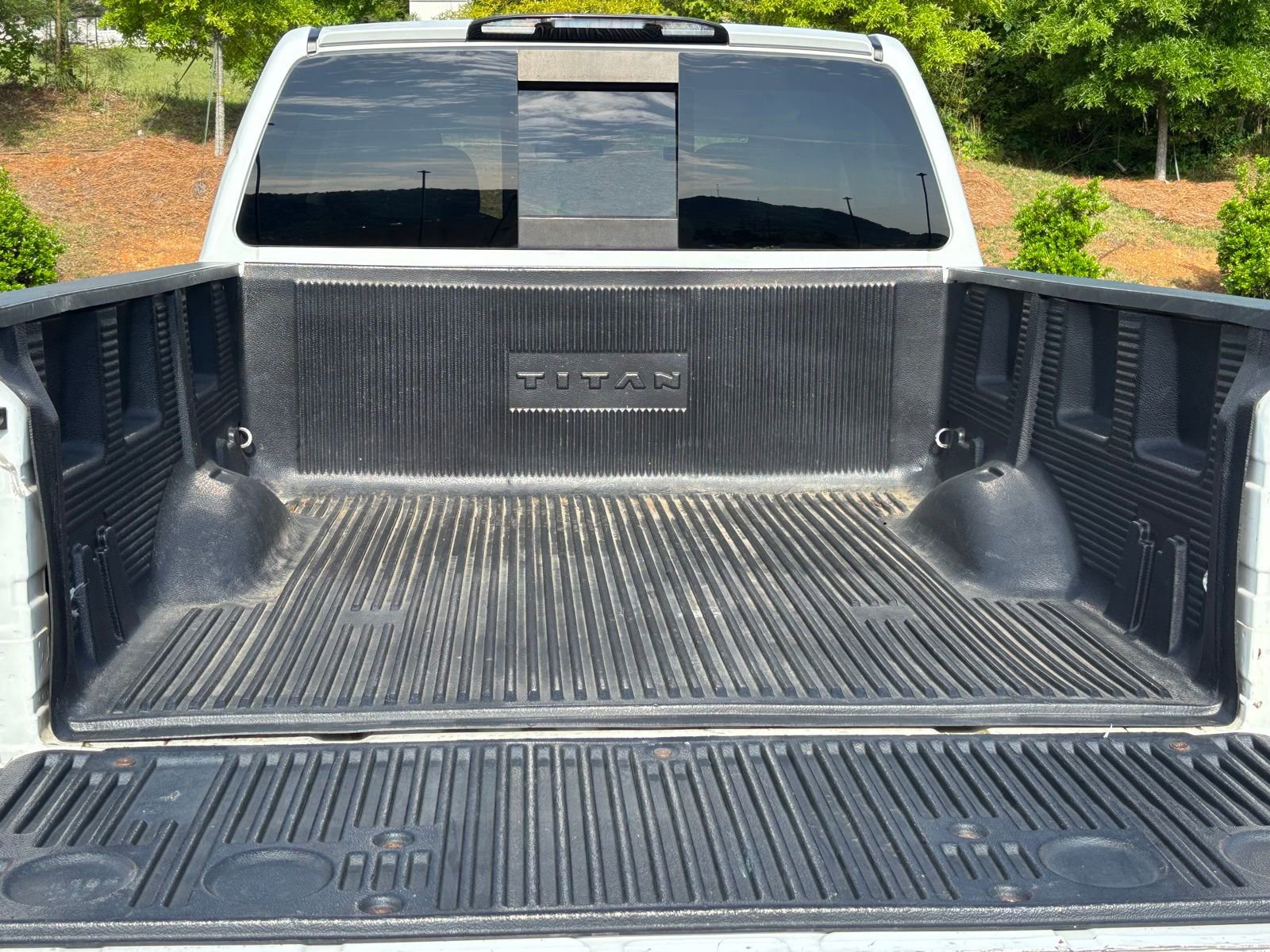Used 2019 Nissan Titan S AWD/4WD image 12