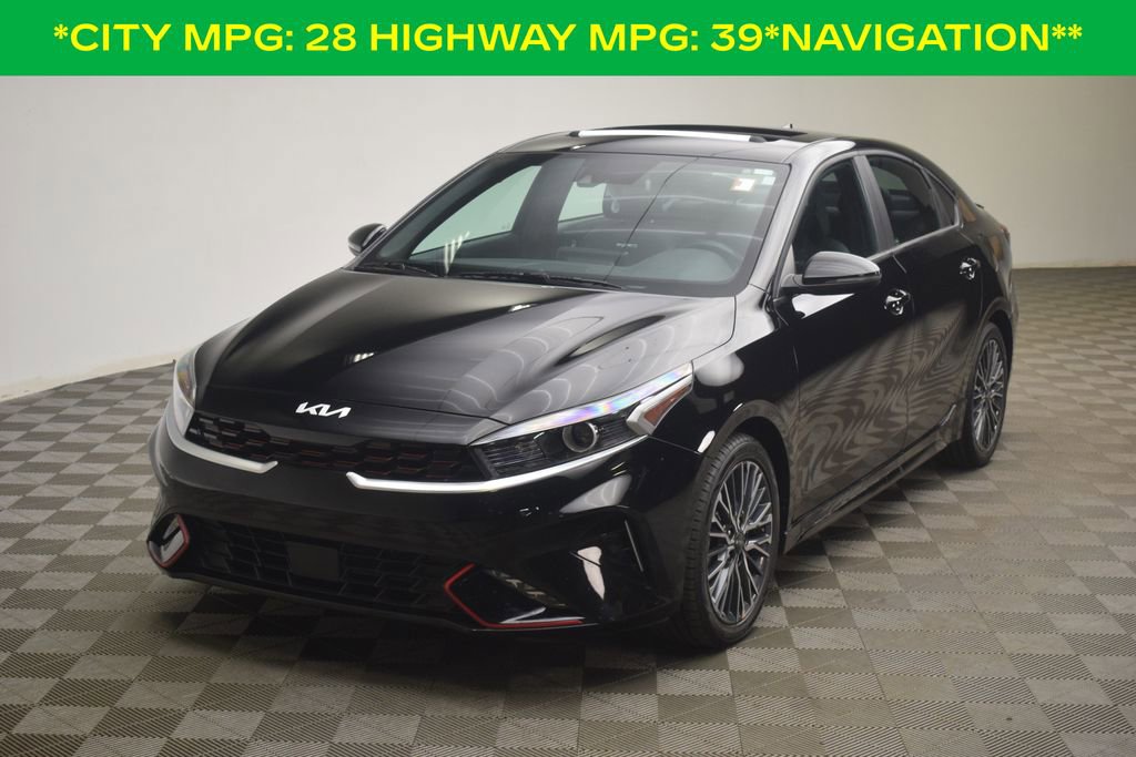 Used 2023 Kia Forte GT-Line w/ GT-Line Premium Package FWD image 3