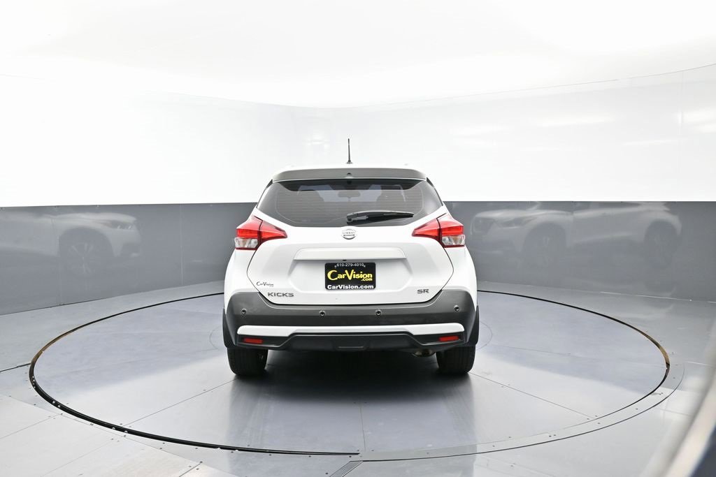 Used 2020 Nissan Kicks SR w/ SR Premium Package image 3