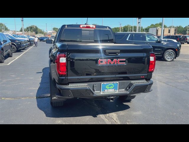 Certified 2024 GMC Canyon AT4 w/ AT4 Premium Package AWD/4WD image 7