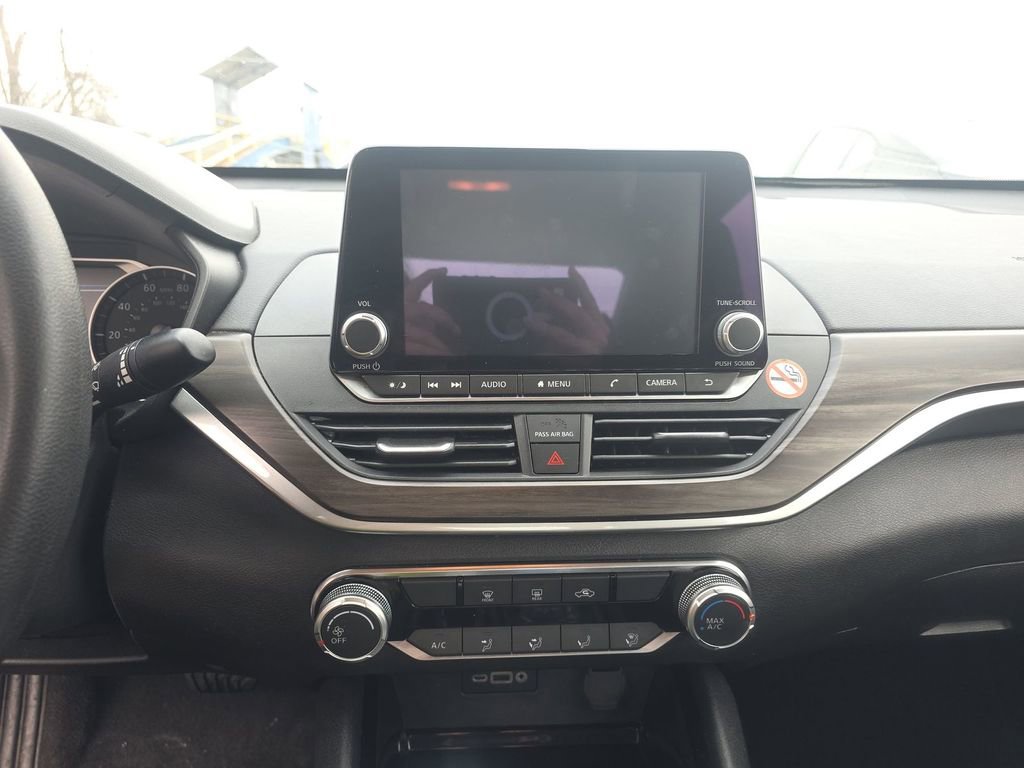 Used 2024 Nissan Altima 2.5 SV image 18