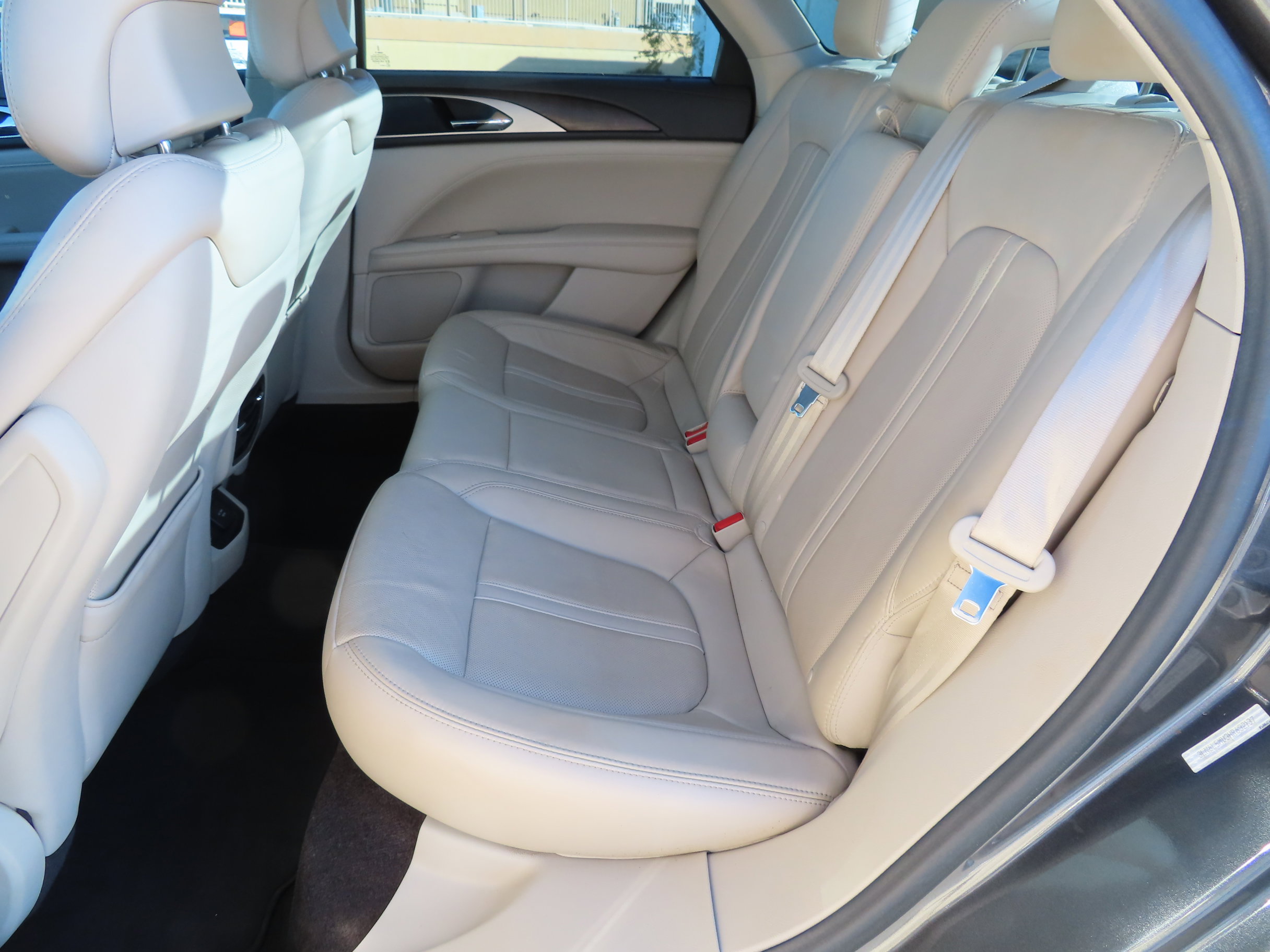 Used 2017 Lincoln MKZ Reserve image 9