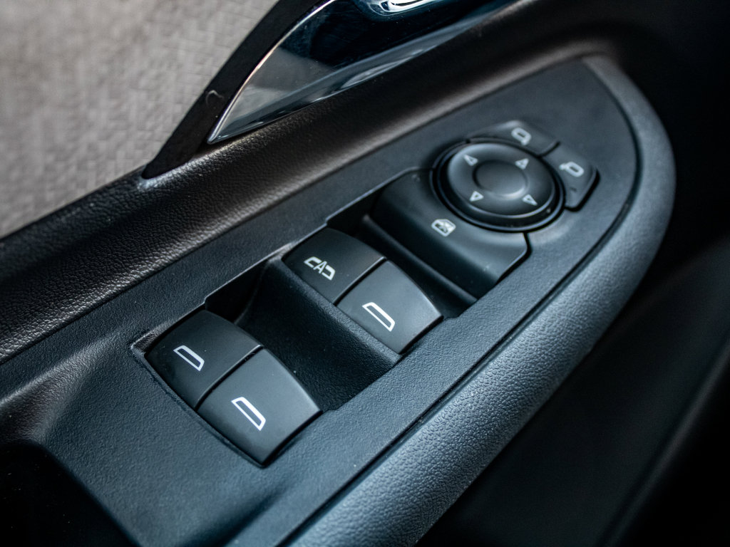 Used 2017 Chevrolet Bolt Premier image 32