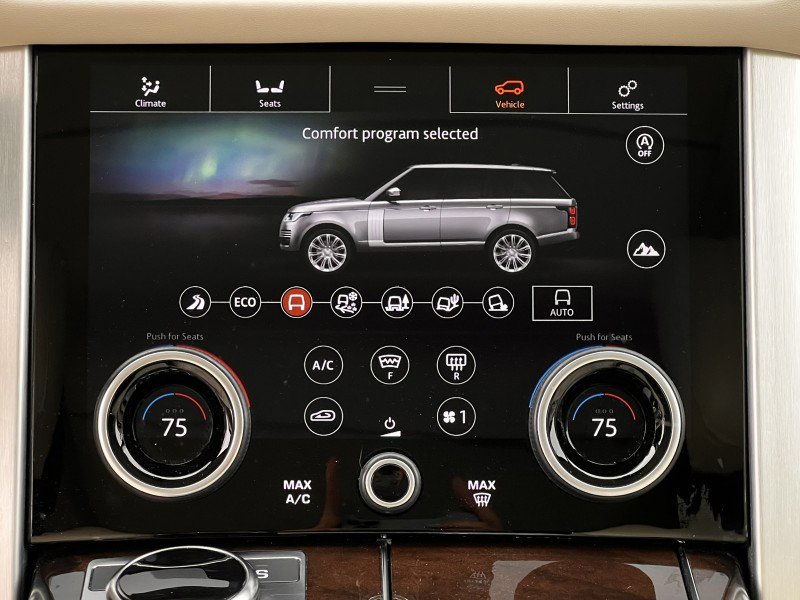 Used 2019 Land Rover Range Rover HSE image 32