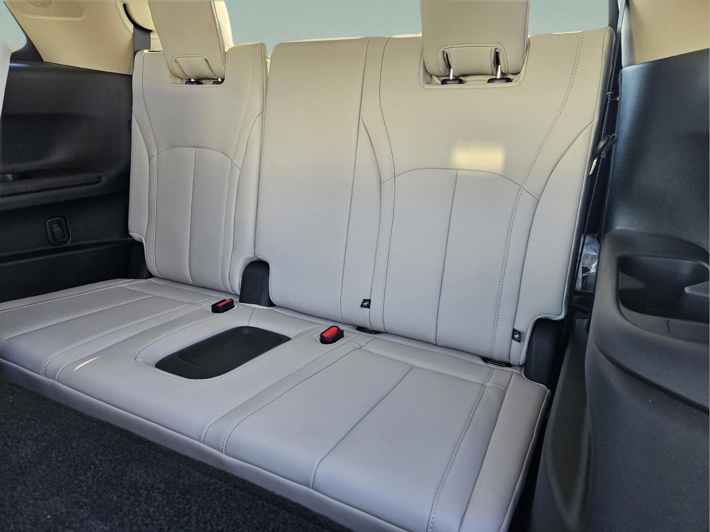 New 2026 INFINITI QX60 Luxe image 12