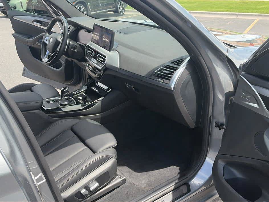 Used 2023 BMW X3 xDrive30i w/ Premium Package AWD/4WD image 3