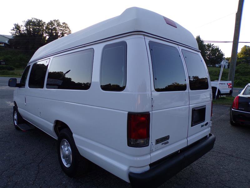 Used 2014 Ford E-250 and Econoline 250 Extended w/ Power Group image 6