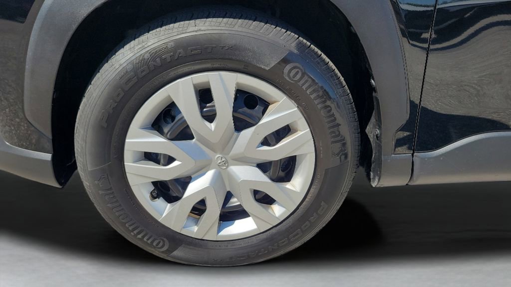 Certified 2024 Toyota Corolla Cross L image 10