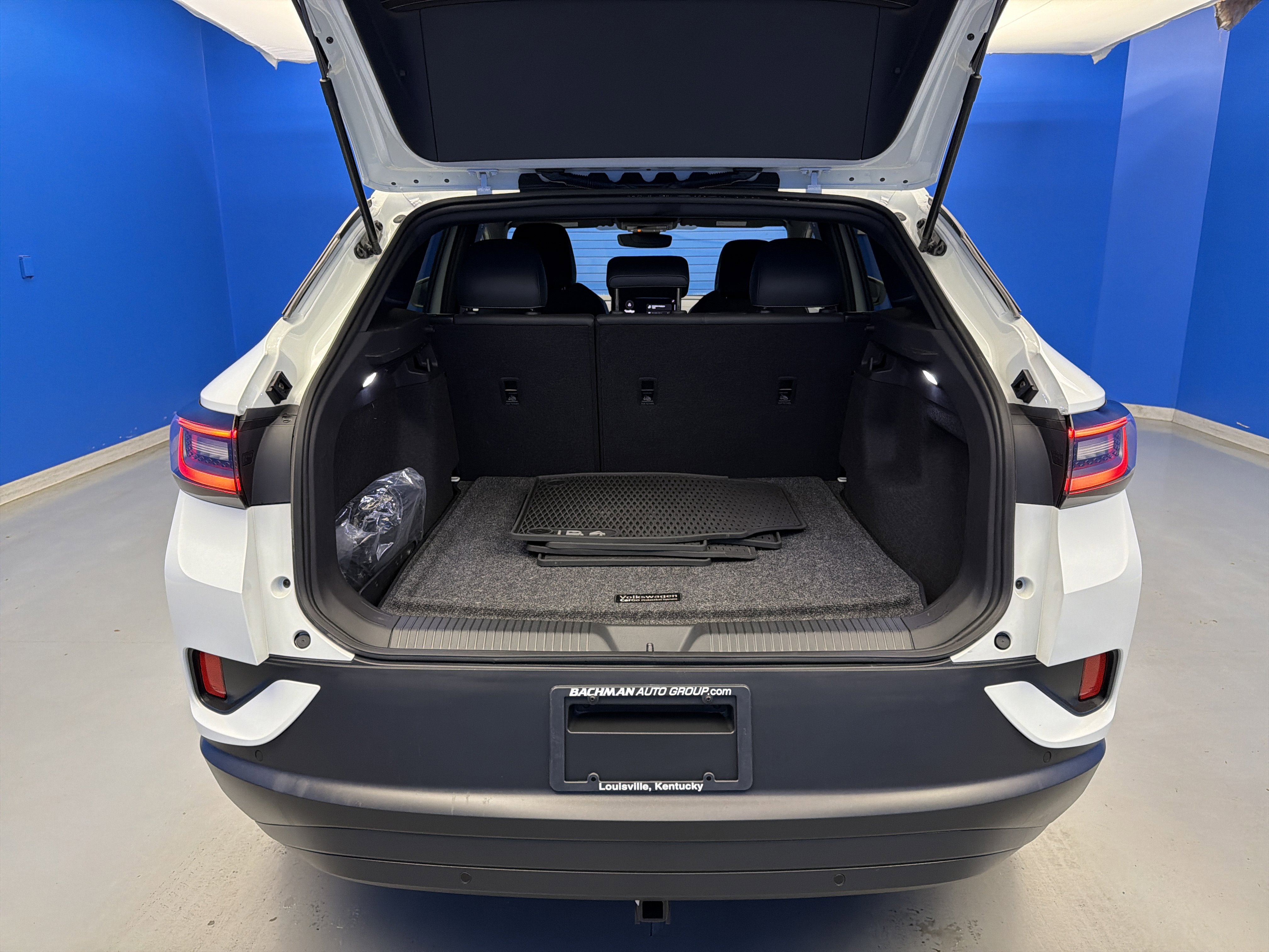 Certified 2025 Volkswagen ID.4 Pro AWD/4WD image 29