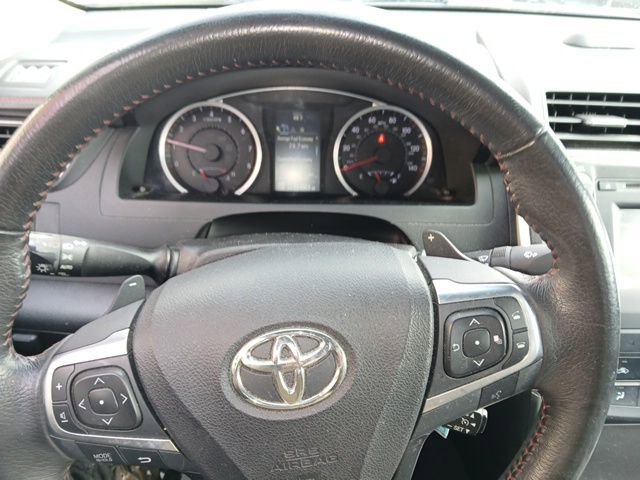 Used 2017 Toyota Camry SE image 19