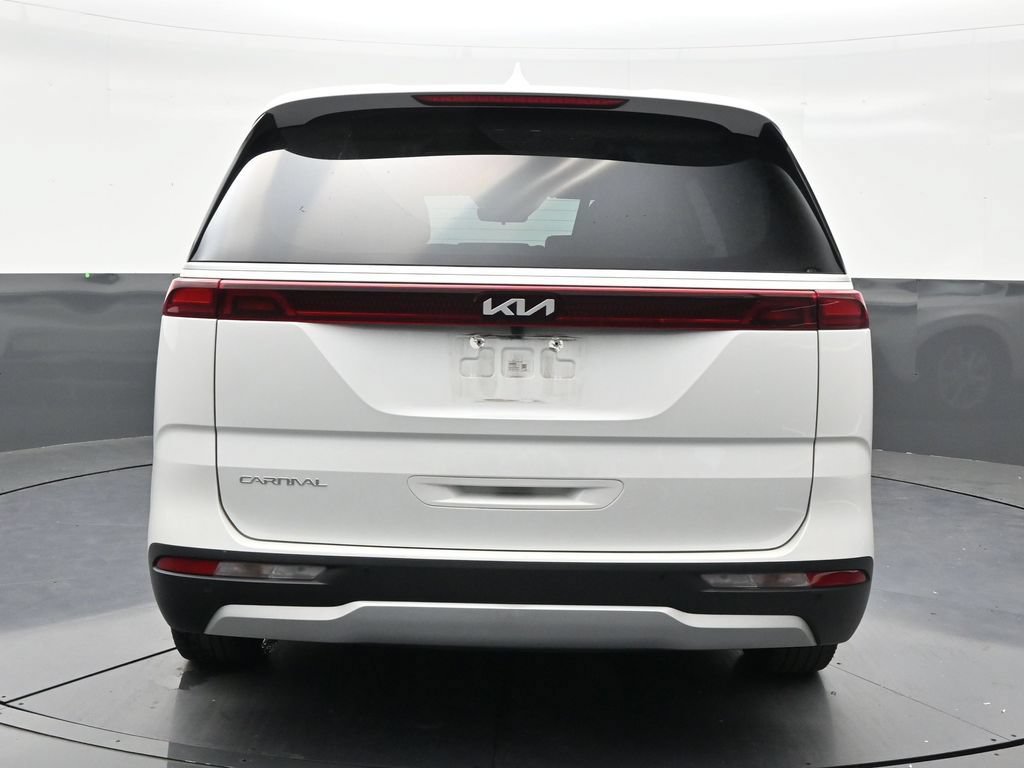 Used 2024 Kia Carnival LX FWD image 4