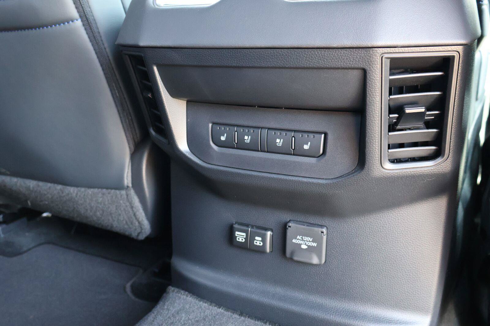 Used 2024 Toyota Tundra Platinum AWD/4WD image 19
