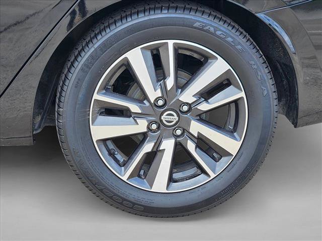 Used 2021 Nissan Versa SV FWD image 21