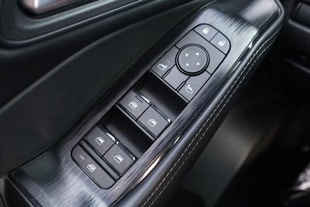 Certified 2025 Nissan Rogue SV FWD image 17