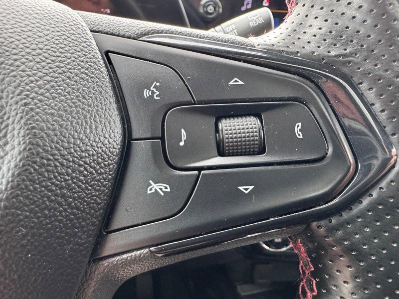 Used 2024 Chevrolet Trax RS w/ Sunroof Package image 18