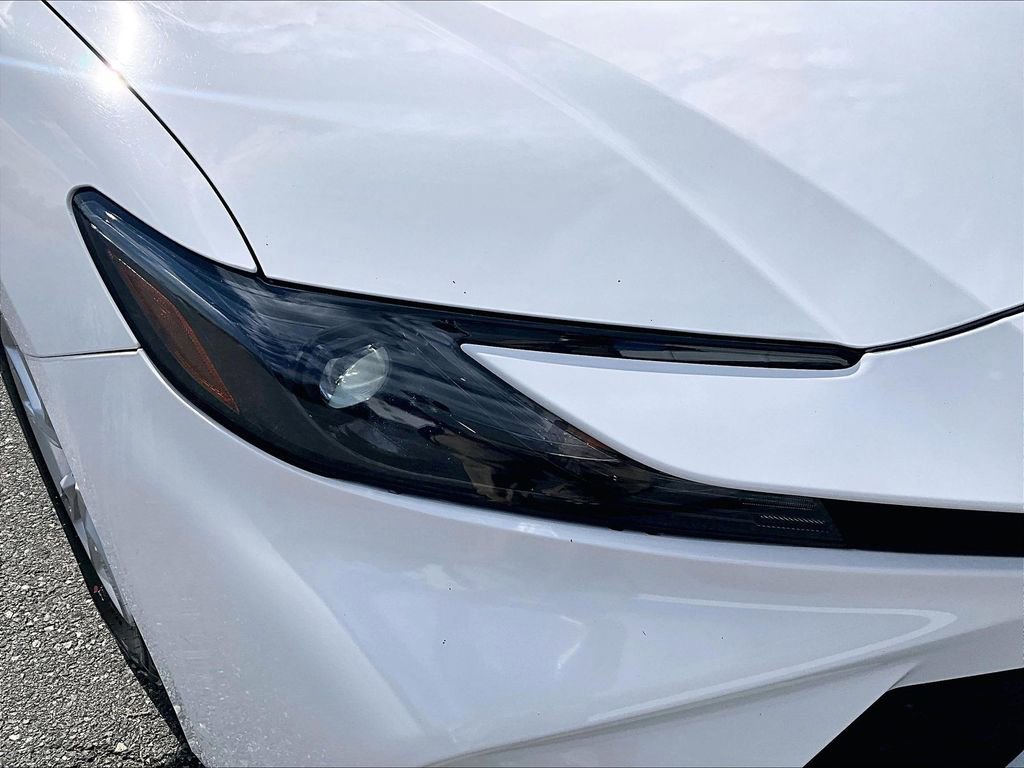 Used 2025 Toyota Camry LE FWD image 33