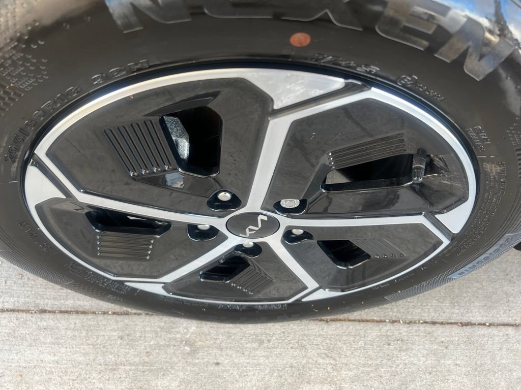 Certified 2024 Kia Niro EX FWD image 46