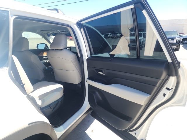 Used 2025 Toyota Grand Highlander FWD image 25