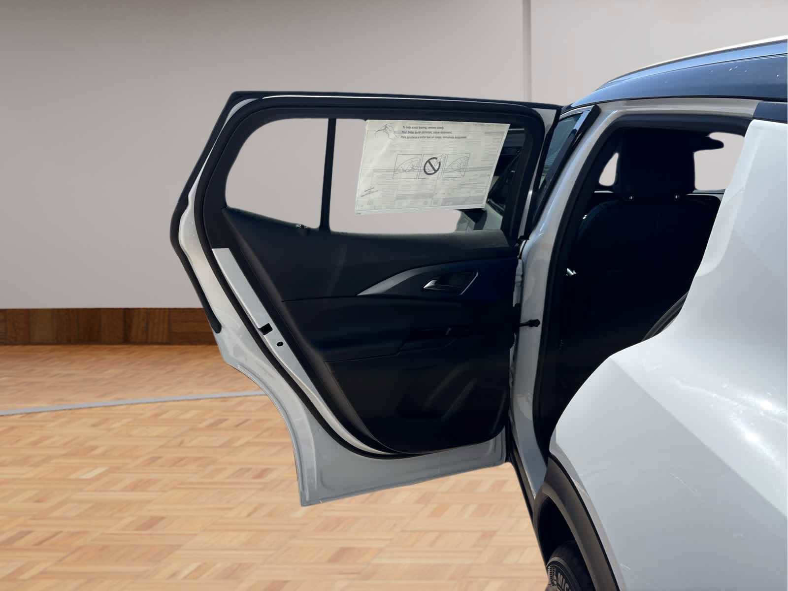 Used 2026 Chevrolet Equinox EV LT FWD image 11