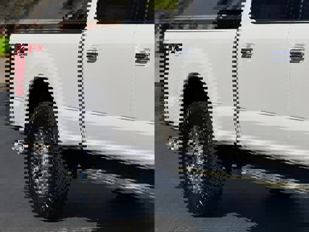 Used 2020 Ford F250 Lariat w/ Chrome Package image 10