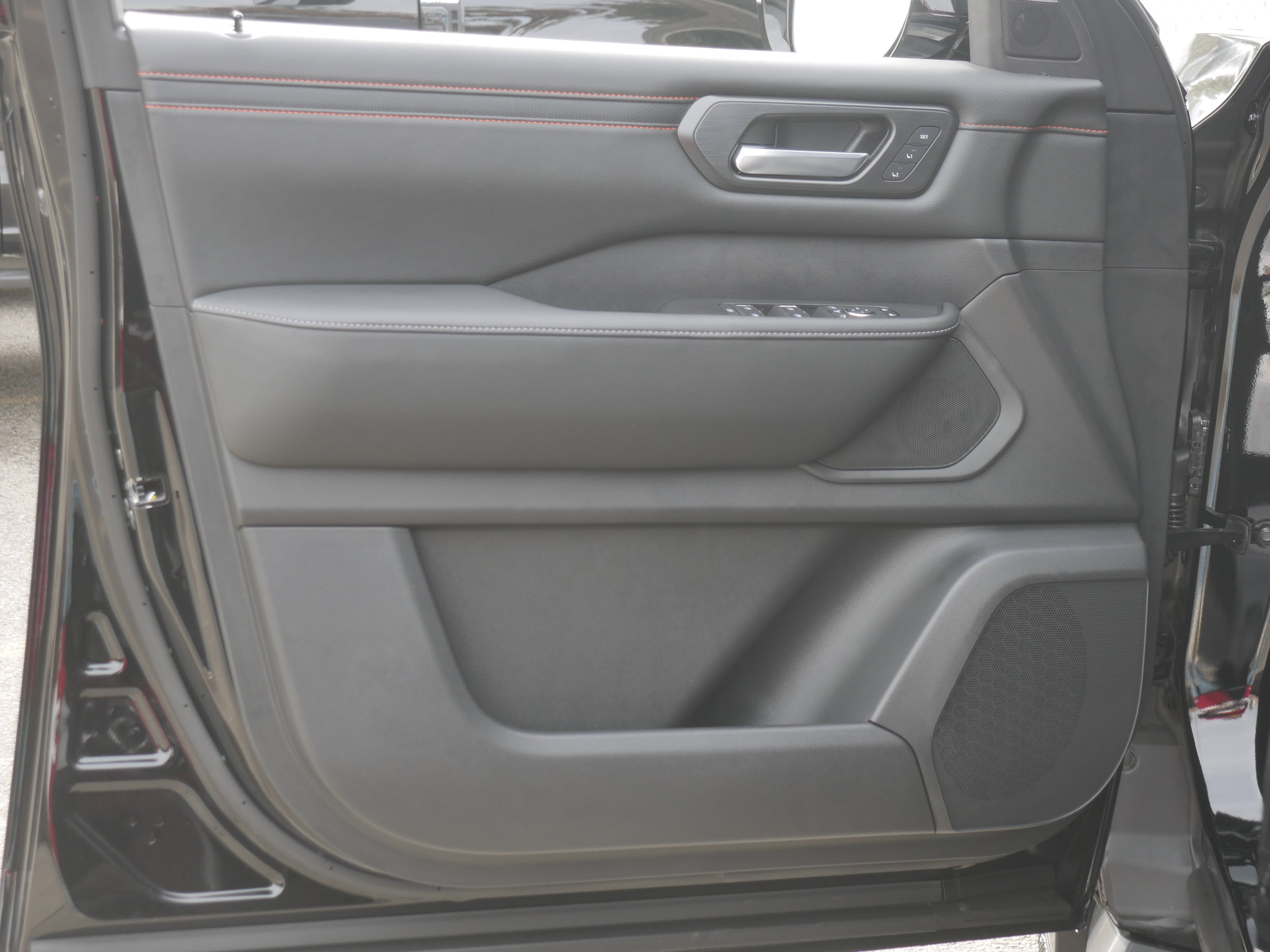 New 2026 Nissan Armada PRO-4X image 38