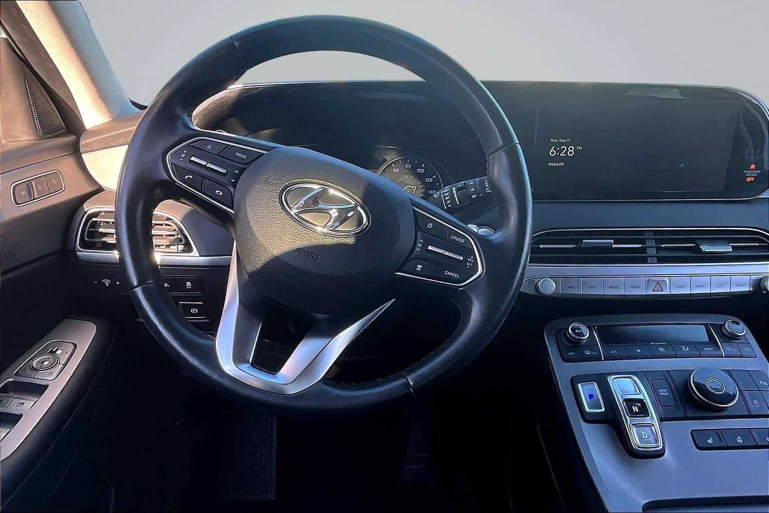 Used 2022 Hyundai Palisade SEL w/ 8P Bench Seat Package FWD image 9