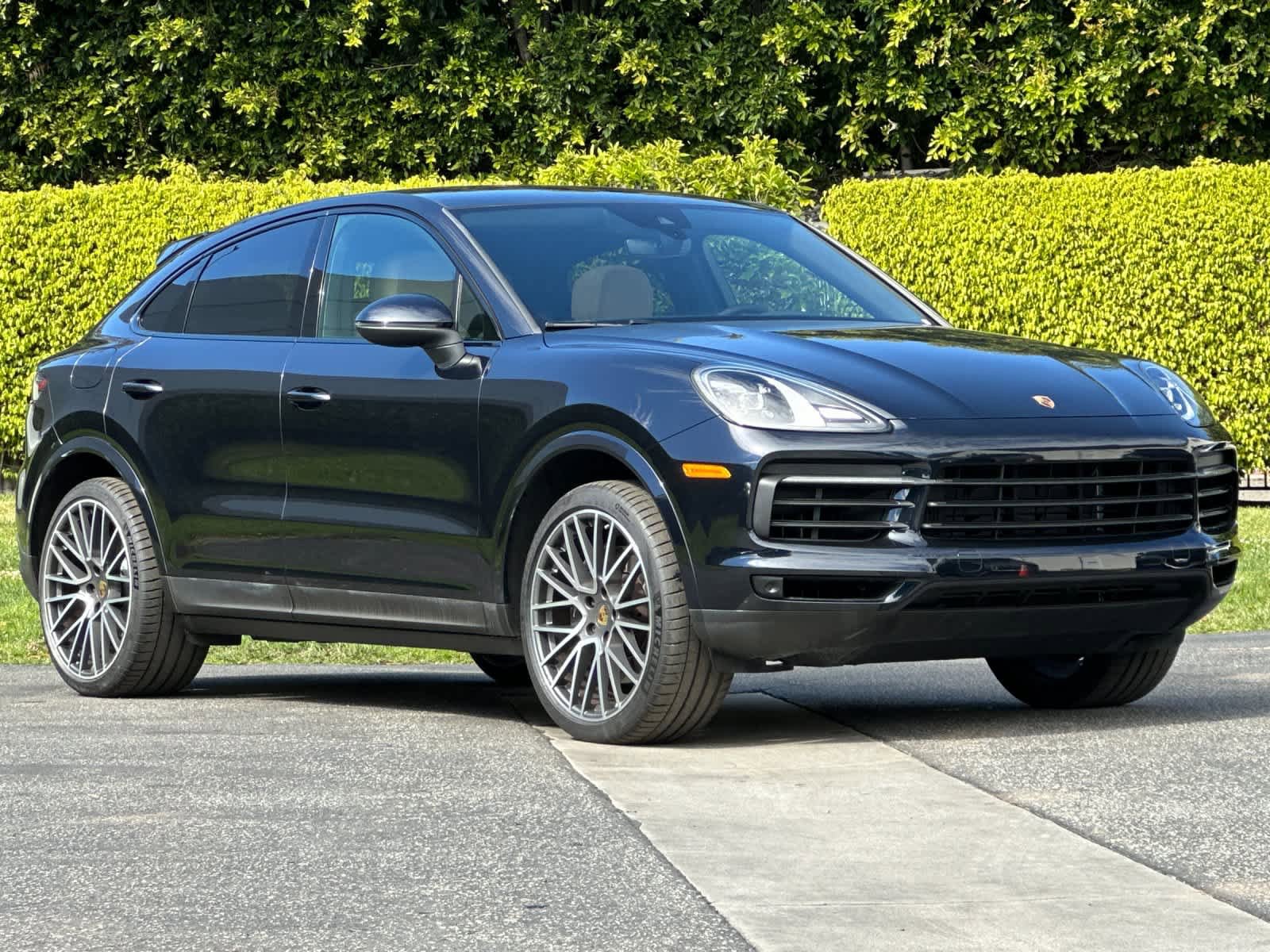 Certified 2022 Porsche Cayenne Coupe image 10