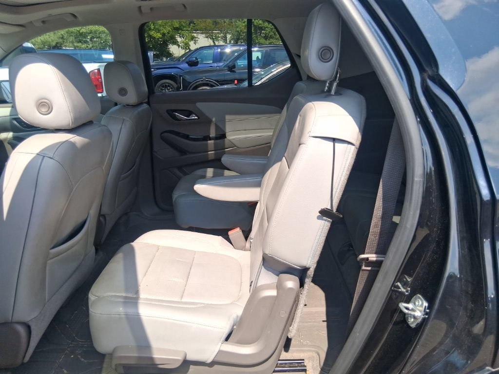 Used 2018 Chevrolet Traverse Premier w/ Driver Confidence II Package FWD image 16
