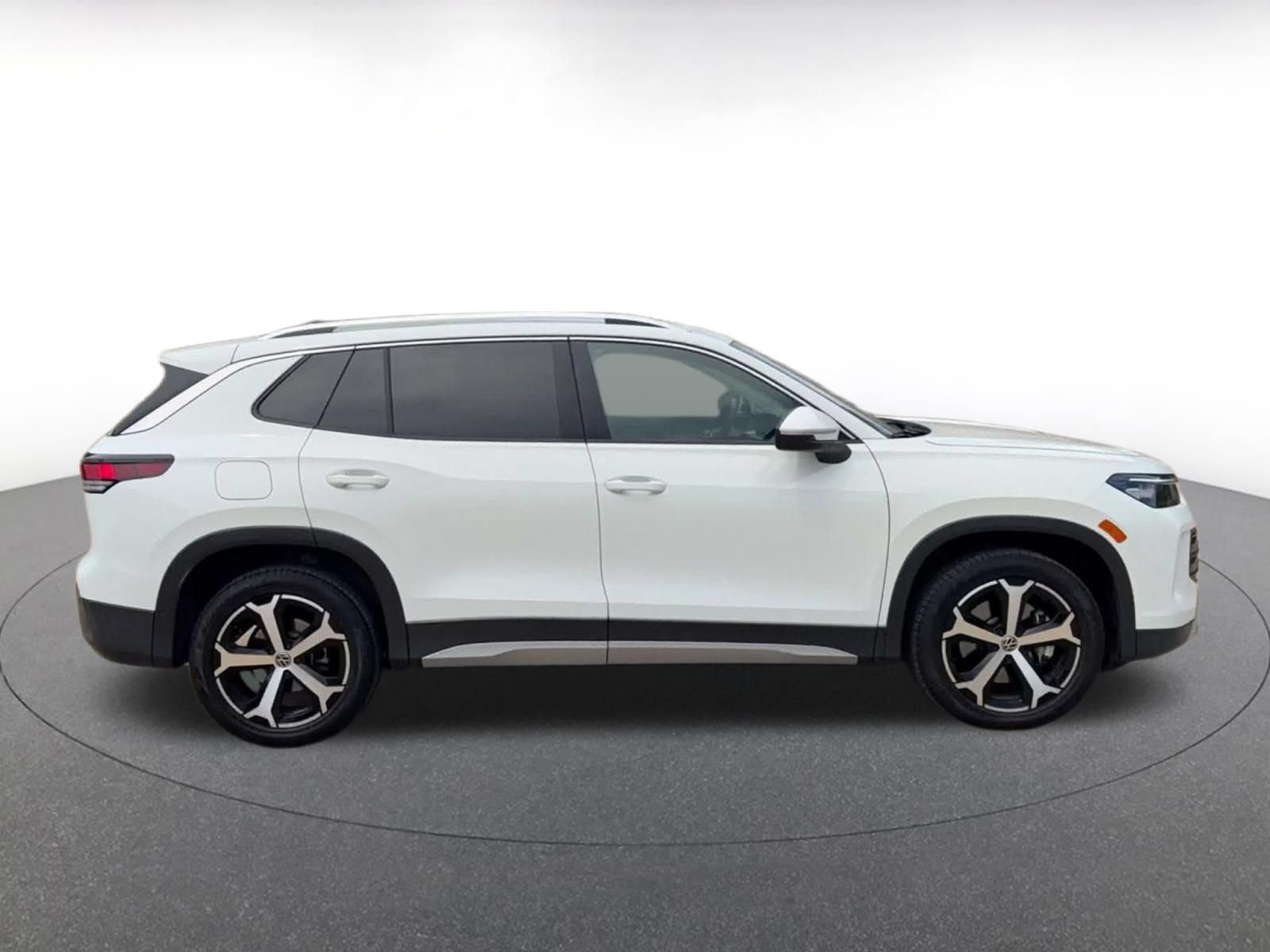 Used 2026 Volkswagen Tiguan SE AWD/4WD image 15
