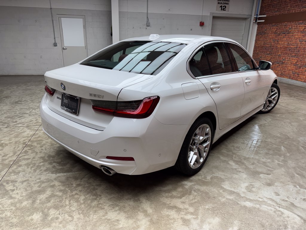 Certified 2025 BMW 330i xDrive Sedan w/ Premium Package AWD/4WD image 5