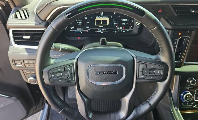 Used 2024 GMC Yukon XL Denali Ultimate image 8