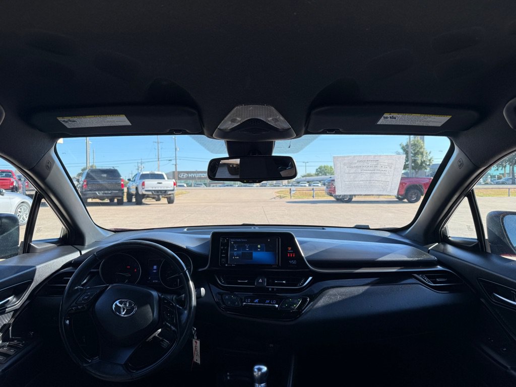 Used 2018 Toyota C-HR XLE FWD image 19