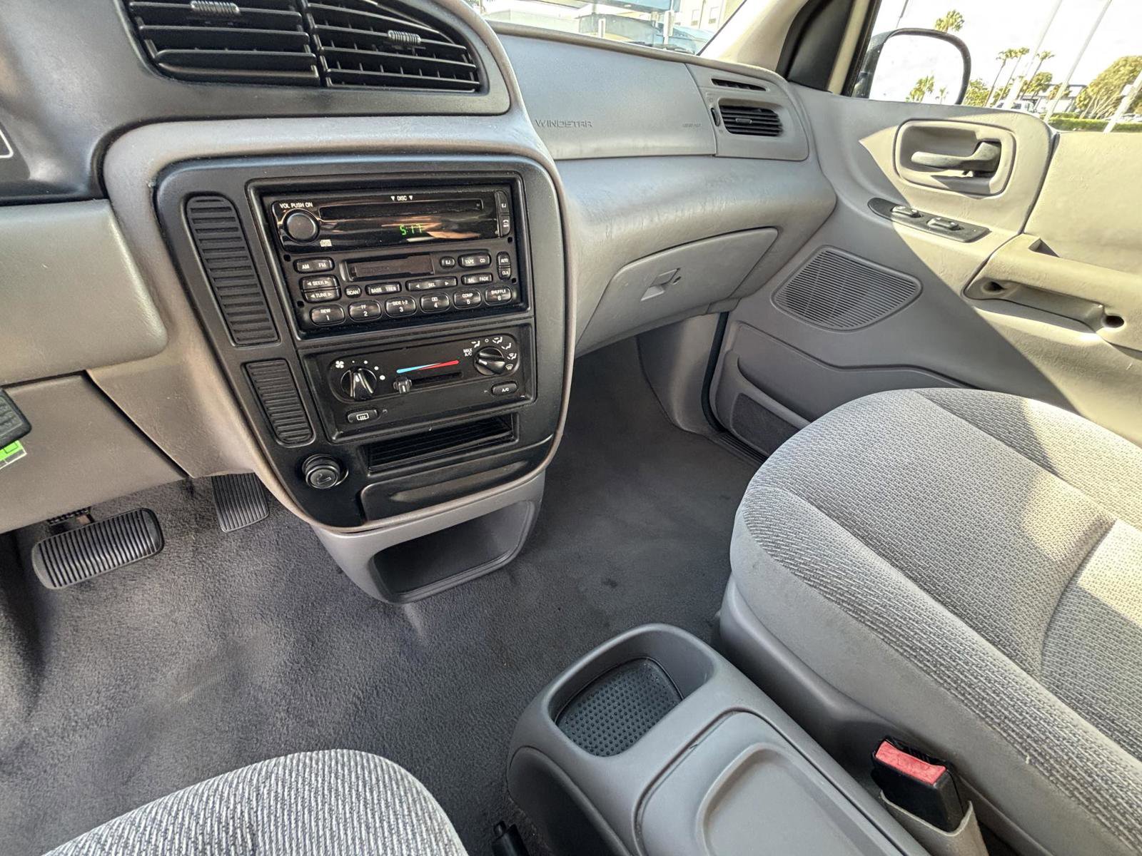 Used 2002 Ford Windstar LX image 14