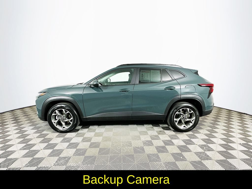 Used 2025 Chevrolet Trax LT FWD image 6