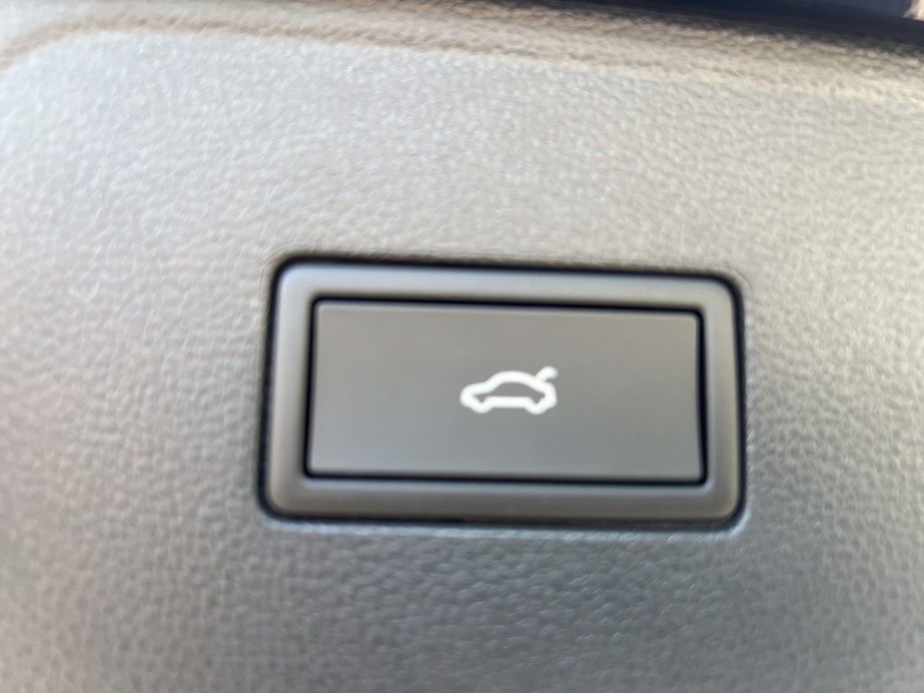 New 2026 Volkswagen Atlas SE image 10