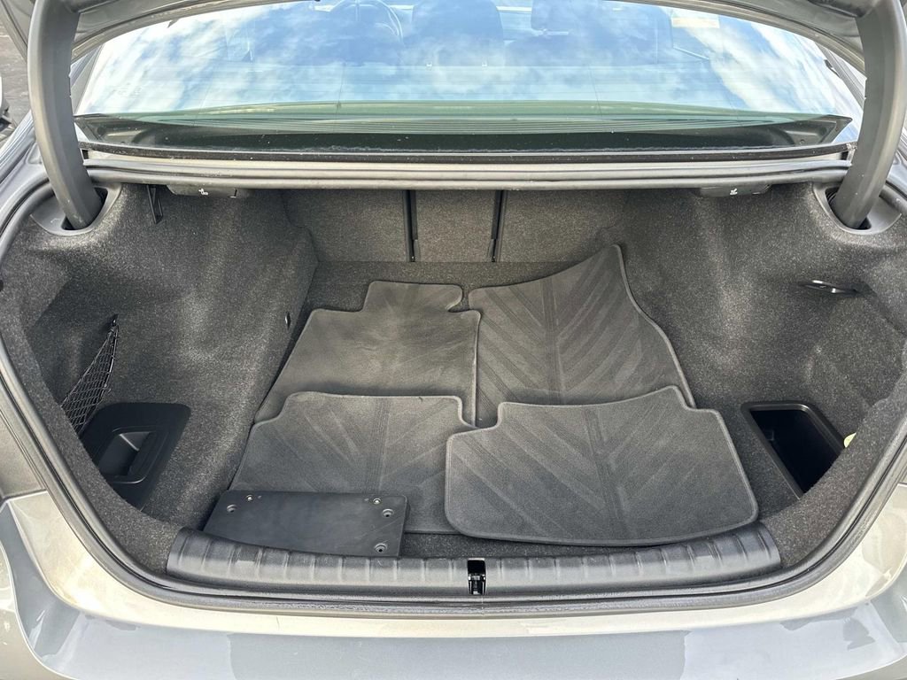 Used 2023 BMW 530i xDrive w/ Premium Package image 31